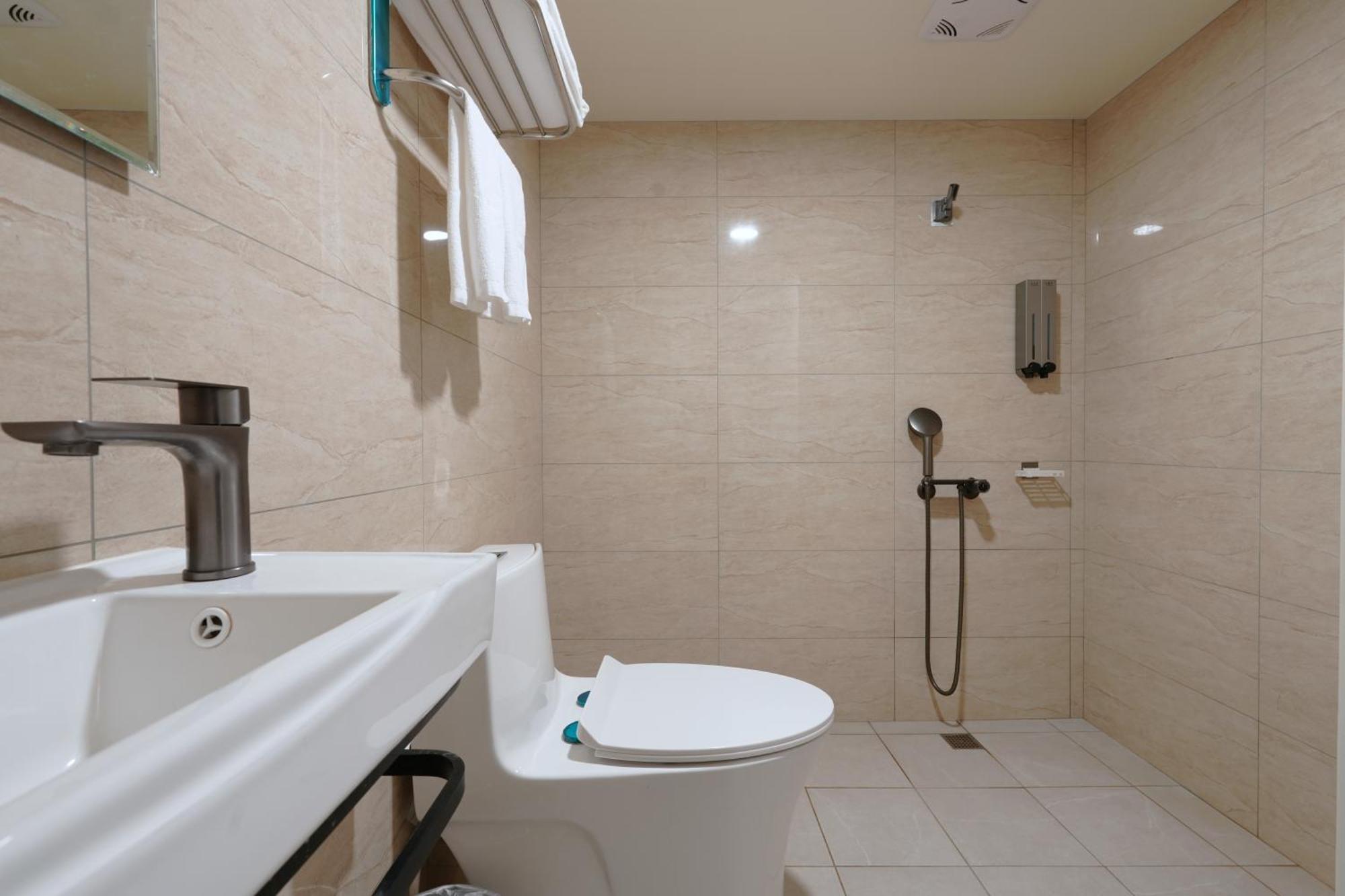 可青大飯店grand Ke-Cing Hotel Yilan Kültér fotó